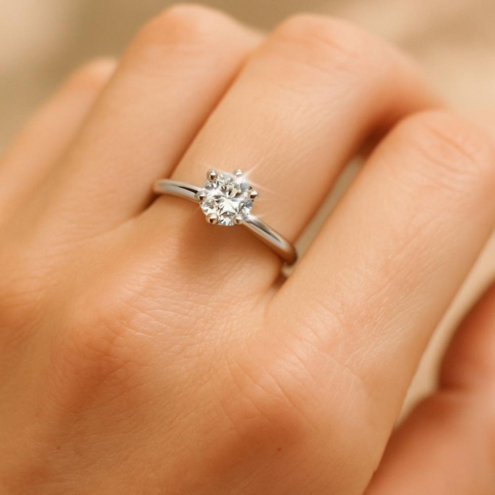 18ct White Gold Certificated Diamond Solitaire Ring