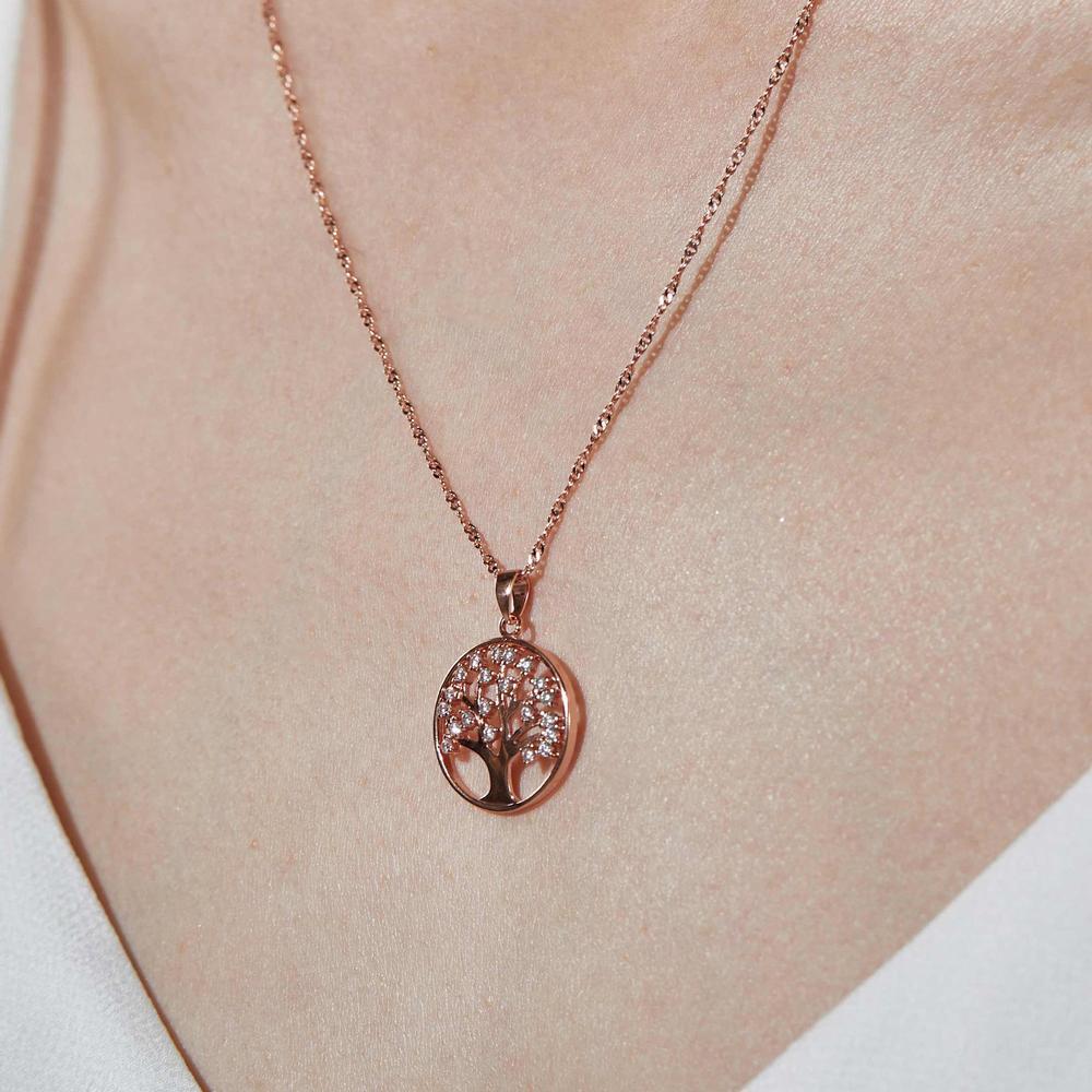 Richmond Centre - The Warren James Jewellers gorgeous Halo necklace & studs  are the perfect gift. Sometimes, simplicity is key 💫 Warren James  Jewellers | Facebook